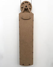 Cargar imagen en el visor de la galería, Crossingham Wooden Gear Clock