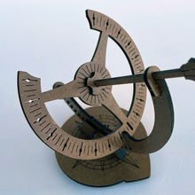 将图片加载到图库查看器，Snap Together Sundial
