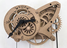 将图片加载到图库查看器，Sebringville Wooden Gear Clock
